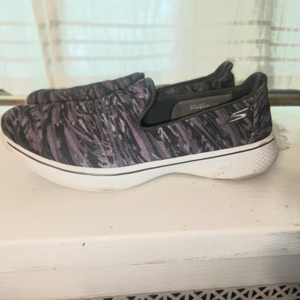 Skechers GOwalk Slip-On Athletic Sneakers Purple Black White Abstract Mens 8